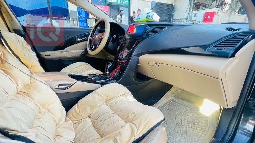 هيونداي أزيرا